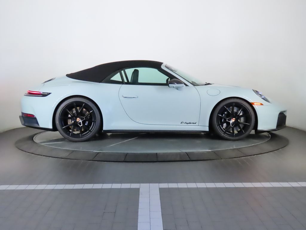 Thumbnail: 2025 Porsche 911 - 8