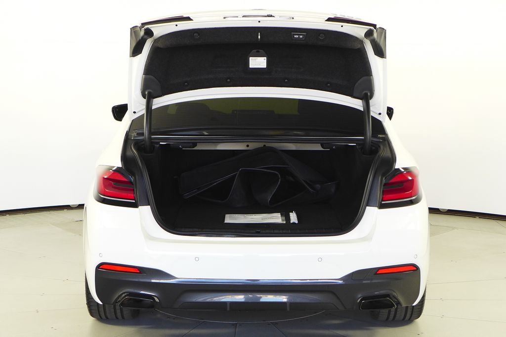 Thumbnail: 2023 BMW 5 Series - 10