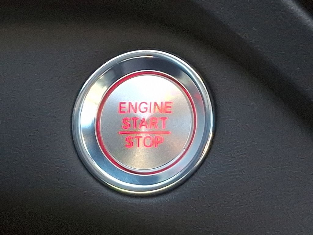 Thumbnail: 2025 Acura RDX - 25