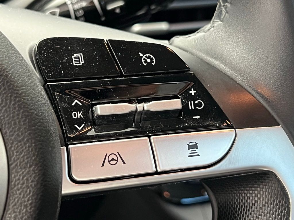Thumbnail: 2021 Hyundai Elantra - 18