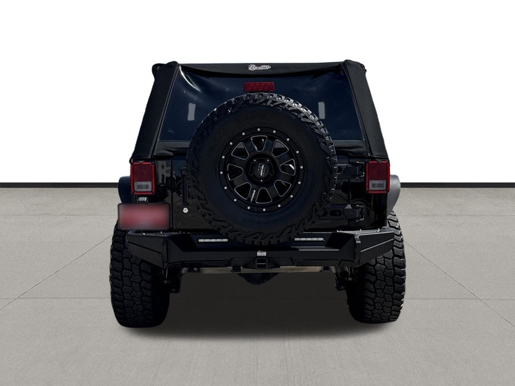 2017 Jeep Wrangler Sahara - 6