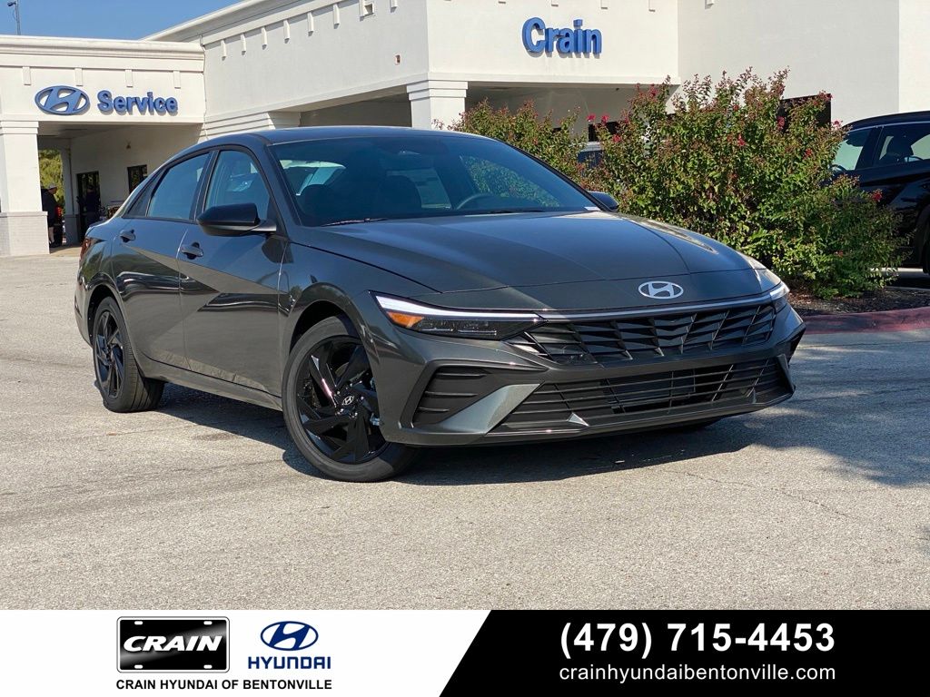 Gray 2026 Hyundai Elantra Sedan Front-Wheel Drive Continuously Variable Transmission