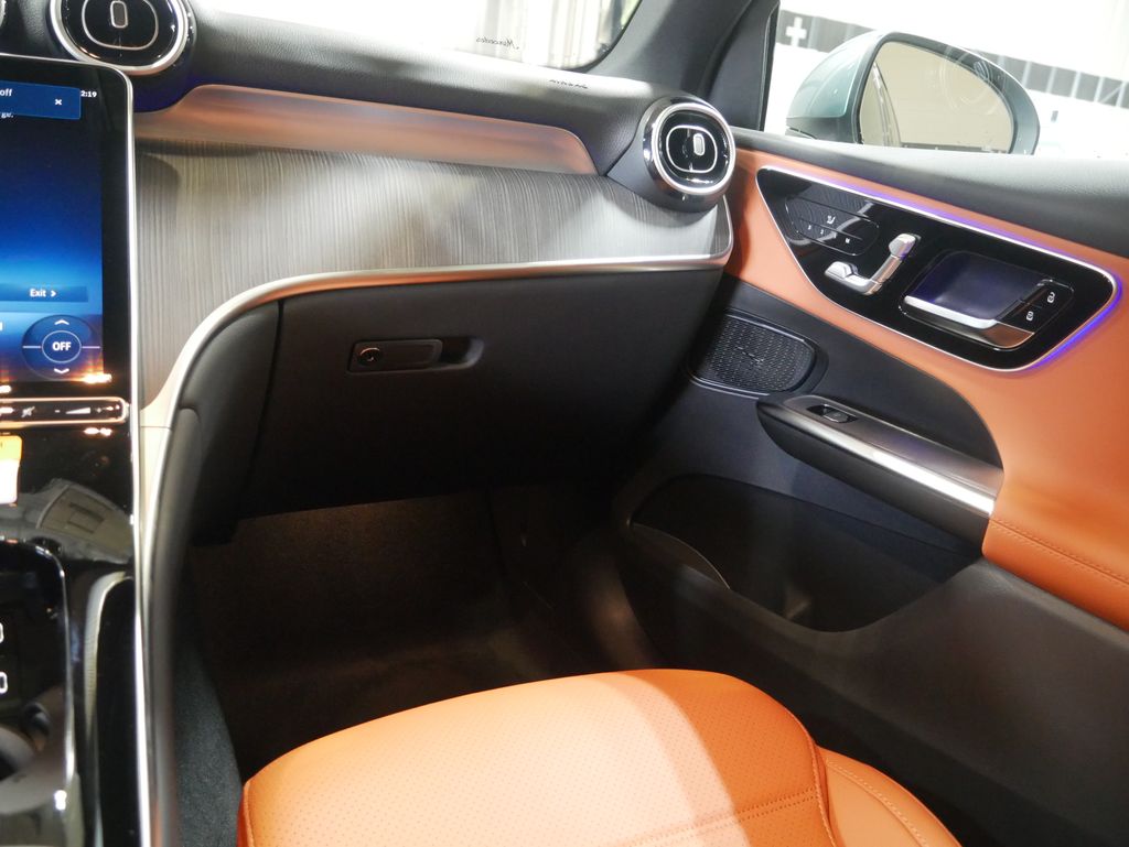 Thumbnail: 2026 Mercedes-Benz GLC - 32