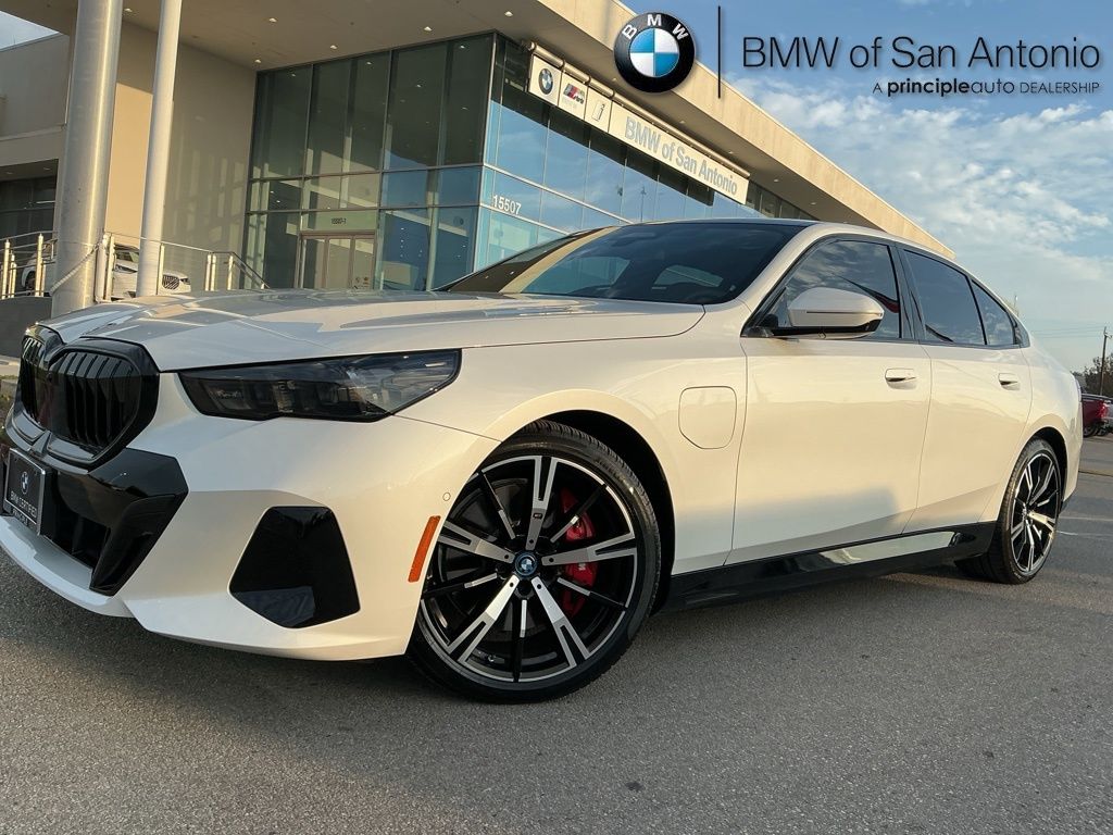 2025 BMW 5 Series 550e xDrive