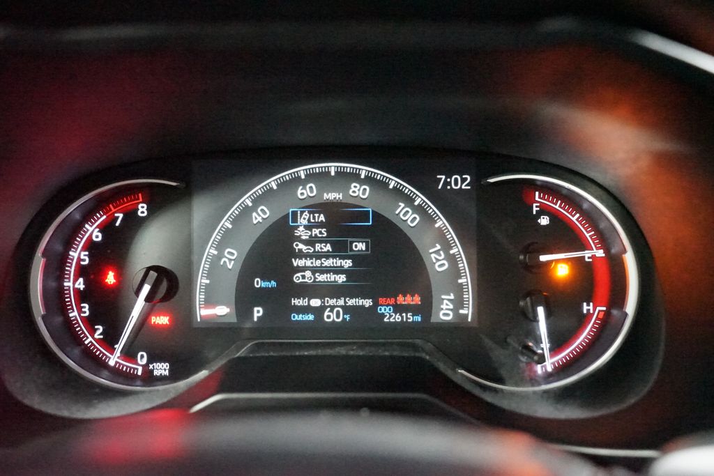 Thumbnail: 2025 Toyota RAV4 - 15