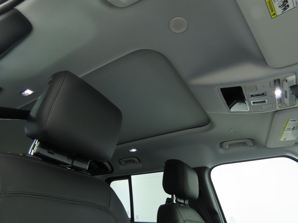 Thumbnail: 2025 Land Rover Defender - 17