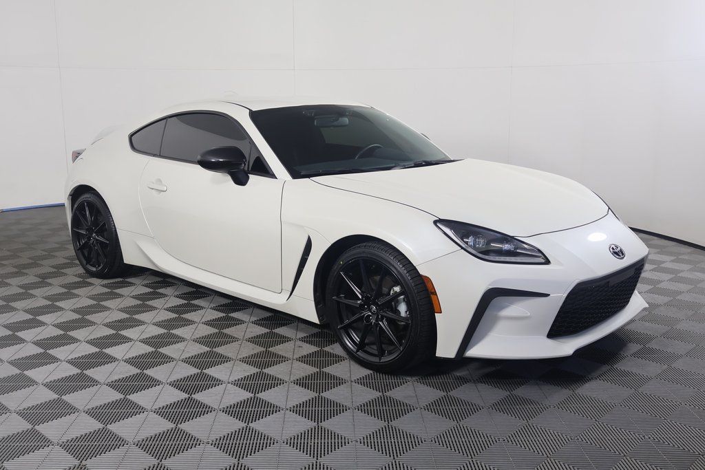 2023 Toyota GR86 Premium 3