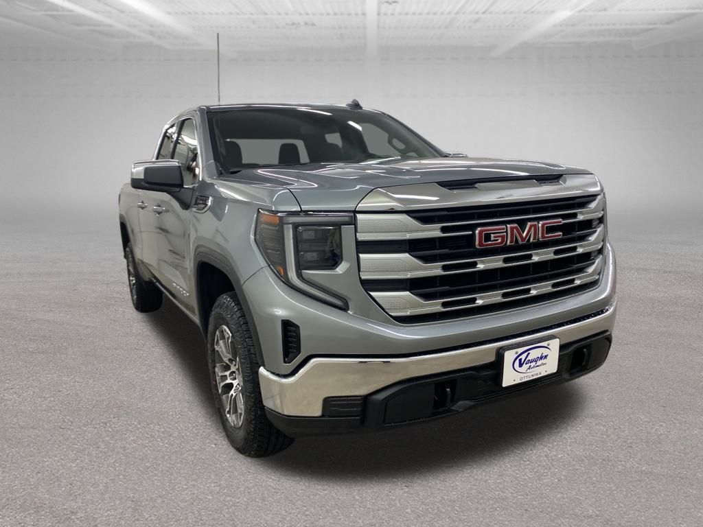 2025 GMC Sierra 1500 SLE photo