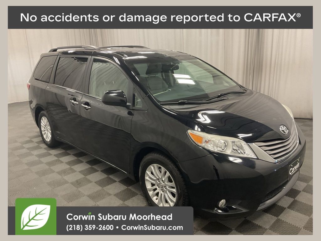  2015 Toyota Sienna XLE 7-Passenger Auto Access Seat   