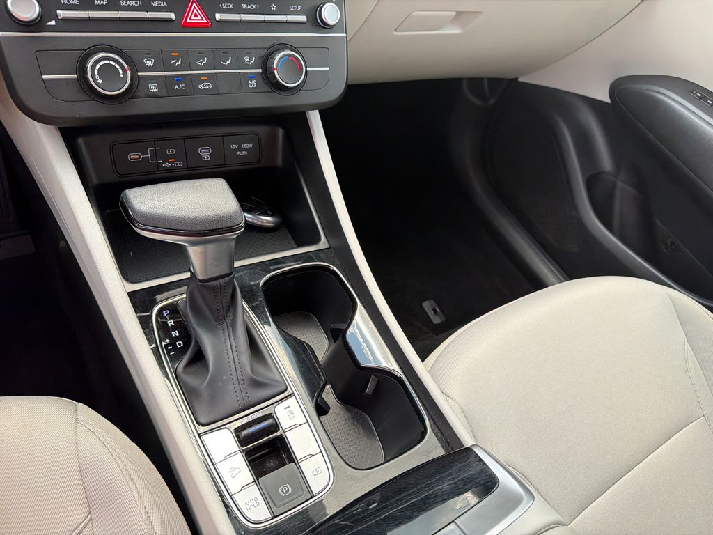 Used 2026 Green Hyundai SE image 33
