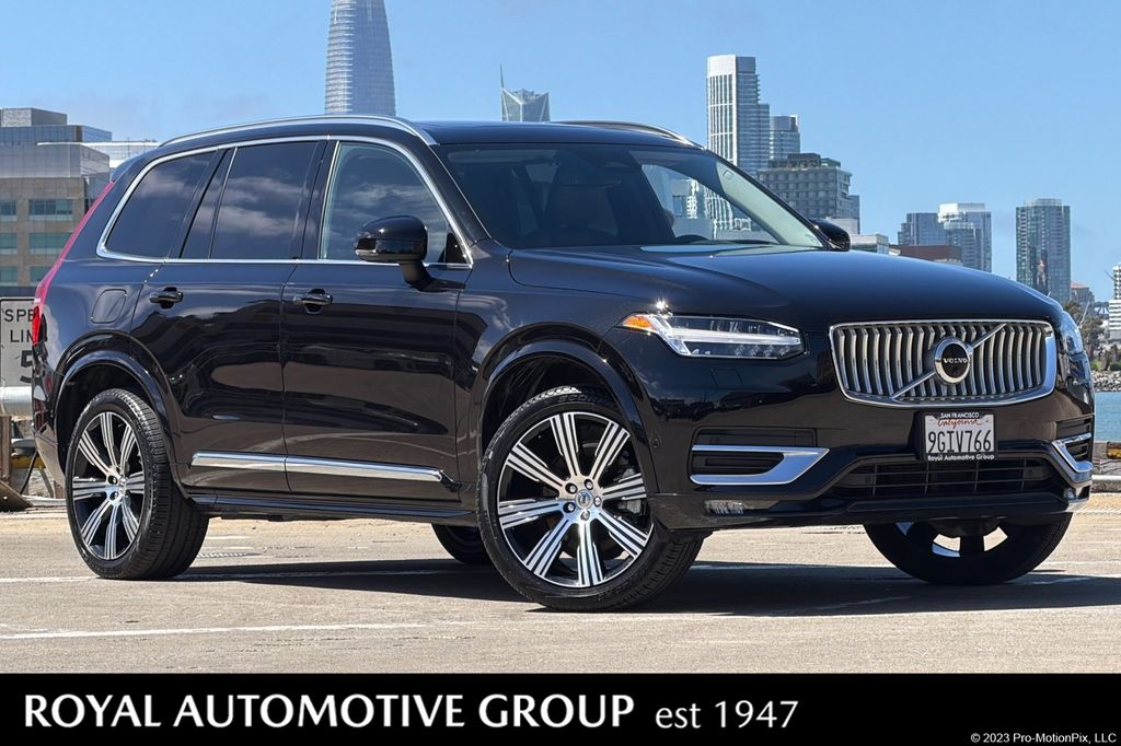 2023 Volvo XC90 B6 Ultimate Bright Theme 7-Passenger AWD