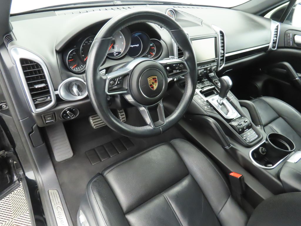 2016 Porsche Cayenne S 9
