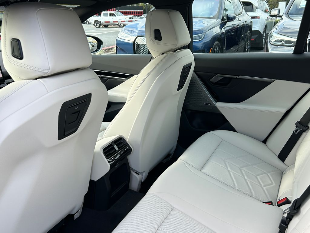 Thumbnail: 2026 BMW 5 Series - 31