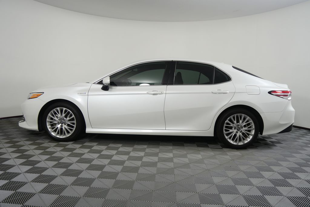 Thumbnail: 2020 Toyota Camry - 6