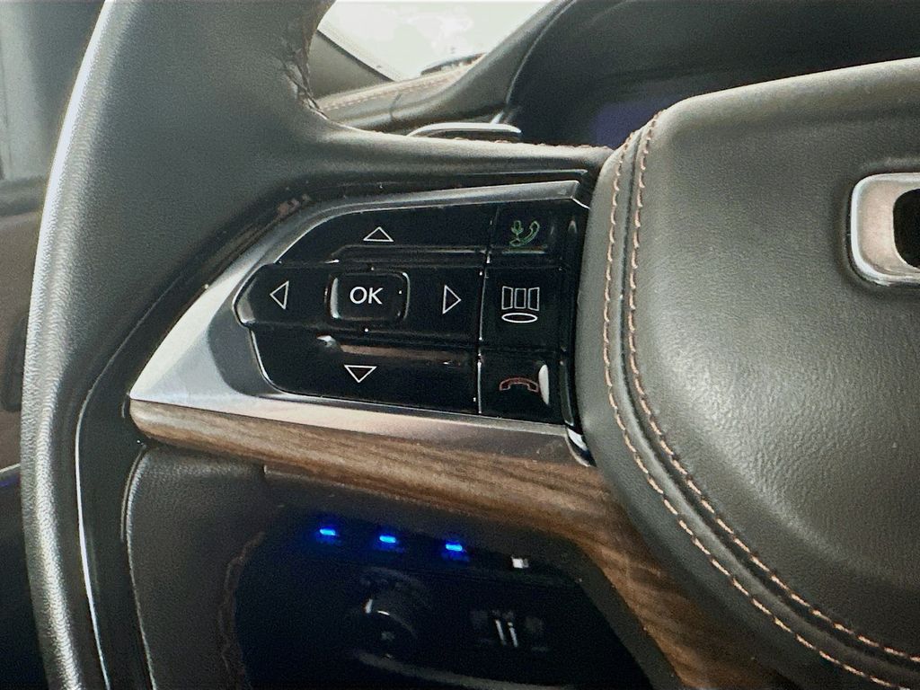 Used 2022 Gray Jeep Summit 4xe image 25