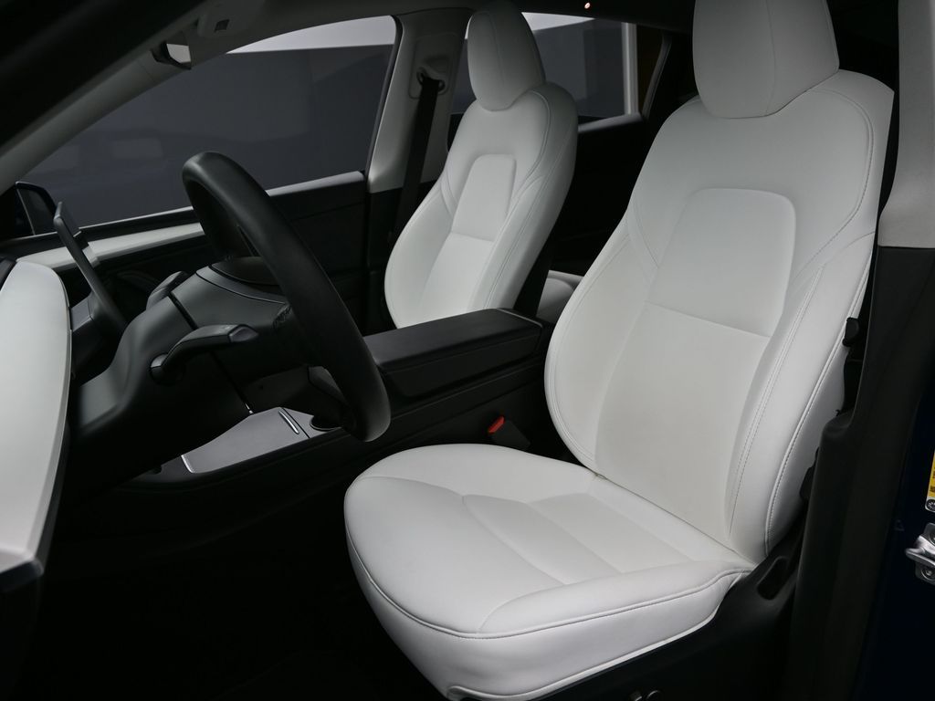 2024 Tesla Model Y Long Range Dual Motor All-Wheel Drive