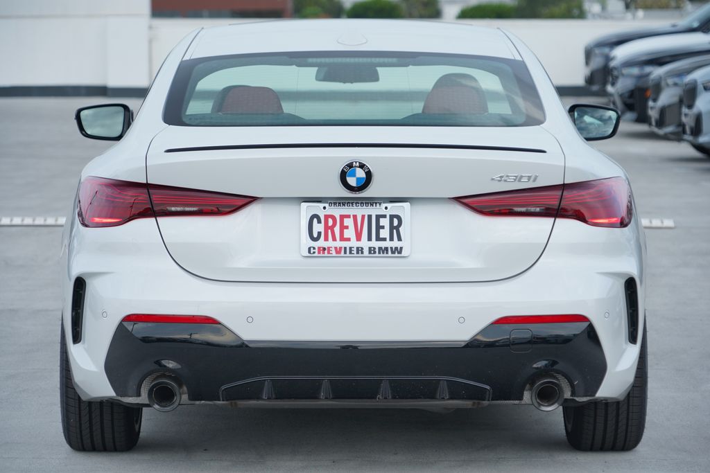 Thumbnail: 2027 BMW 4 Series - 6