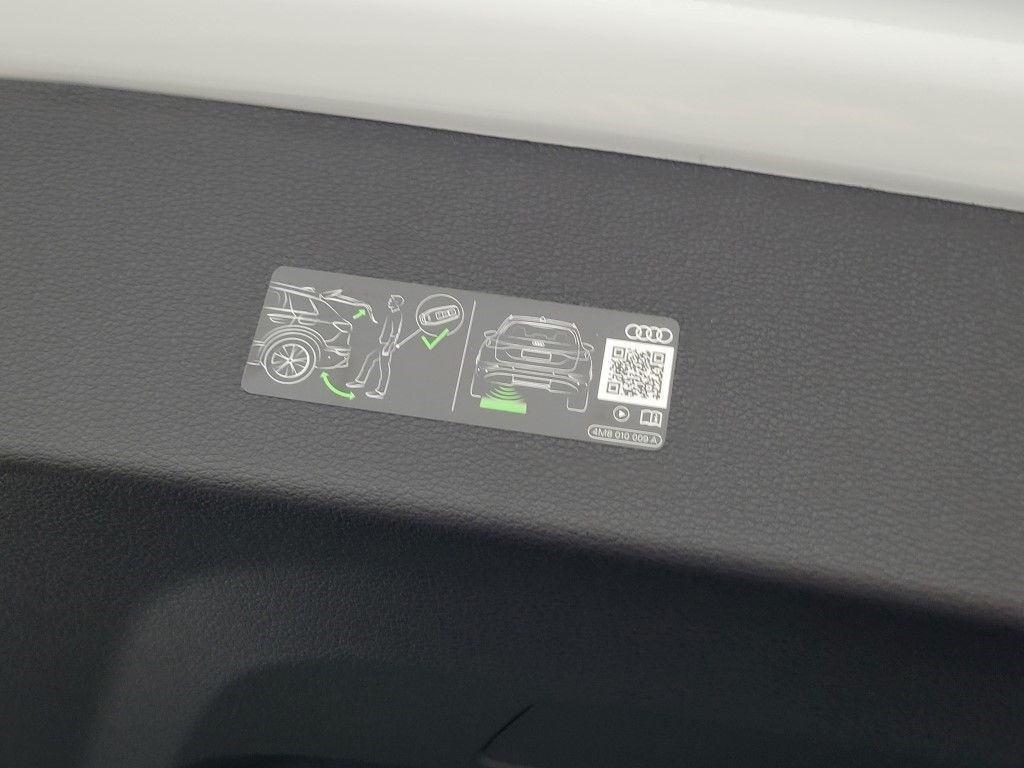 Thumbnail: 2026 Audi Q8 - 12