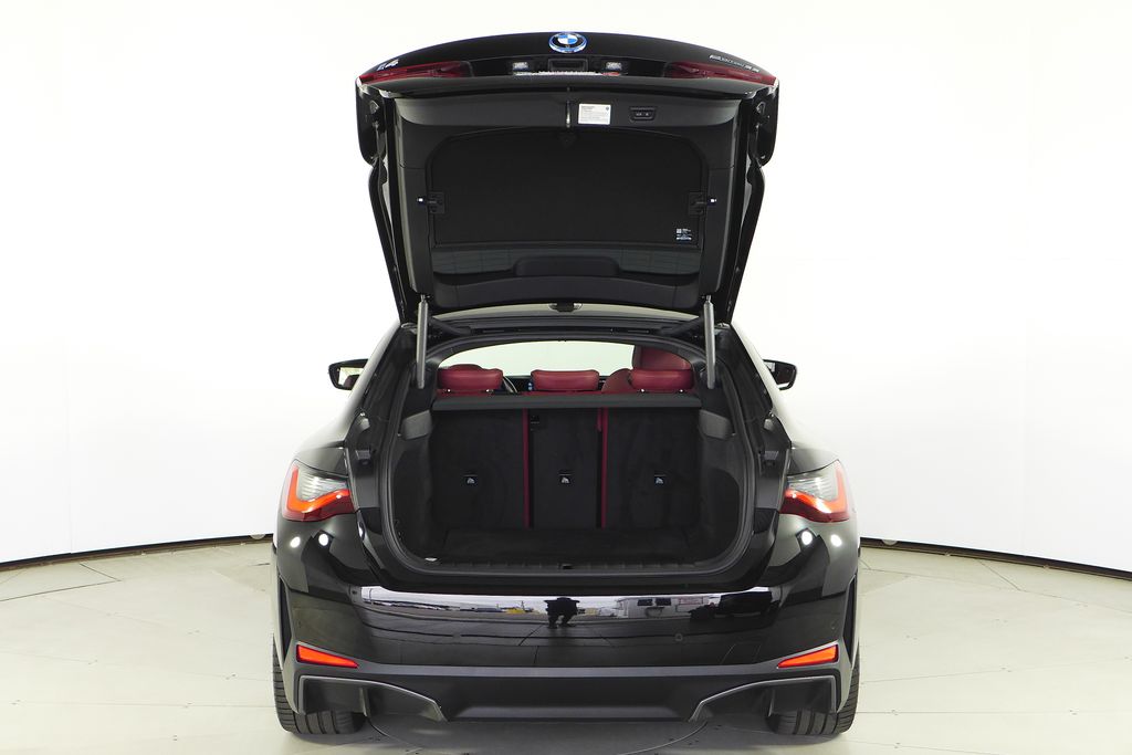 Thumbnail: 2023 BMW i4 - 10