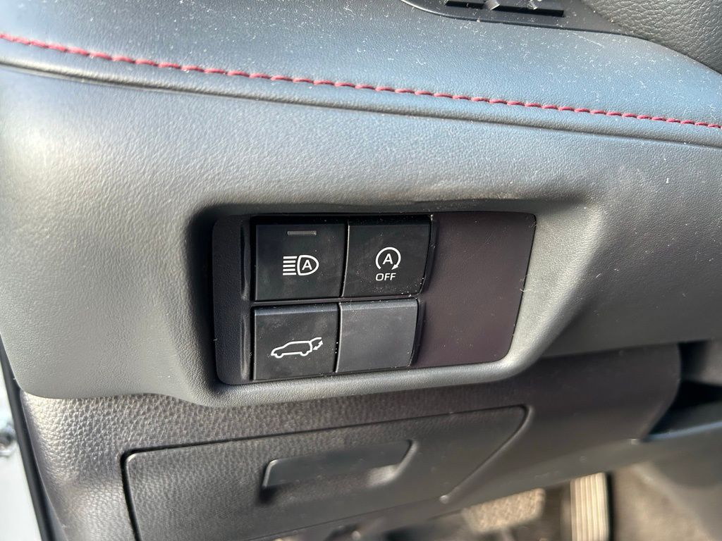 Thumbnail: 2023 Toyota Highlander - 19
