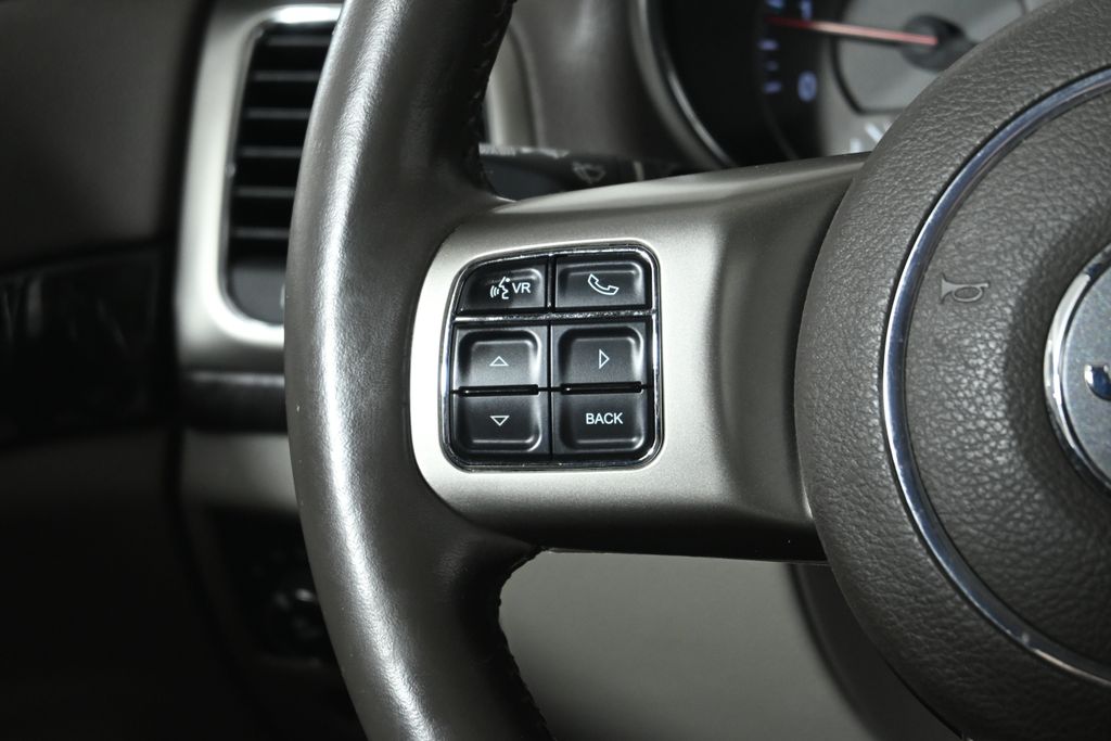 Thumbnail: 2011 Jeep Grand Cherokee - 18