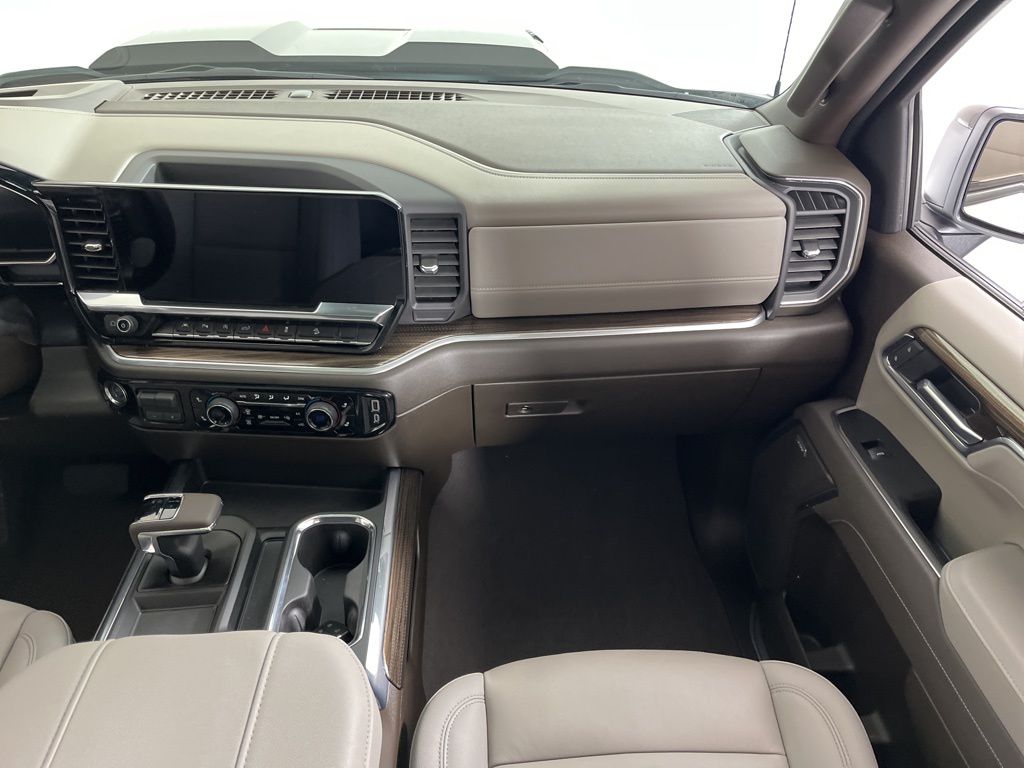 Thumbnail: 2026 Chevrolet Silverado 1500 - 21