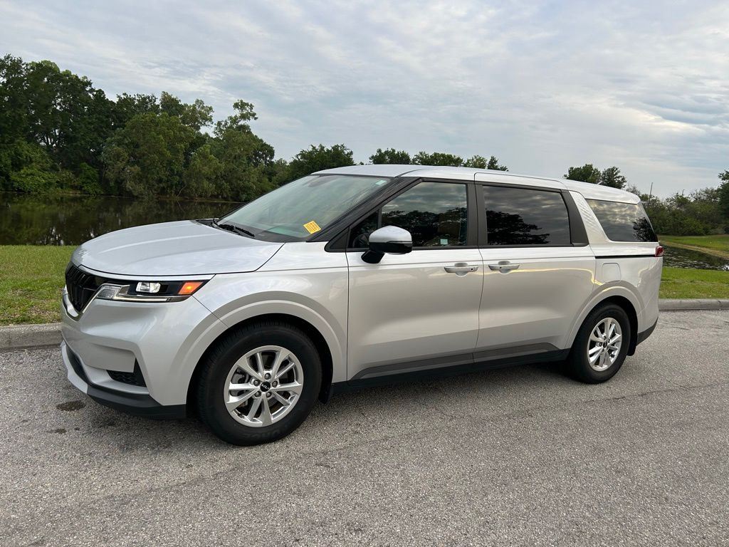 Thumbnail: 2023 Kia Carnival - 2