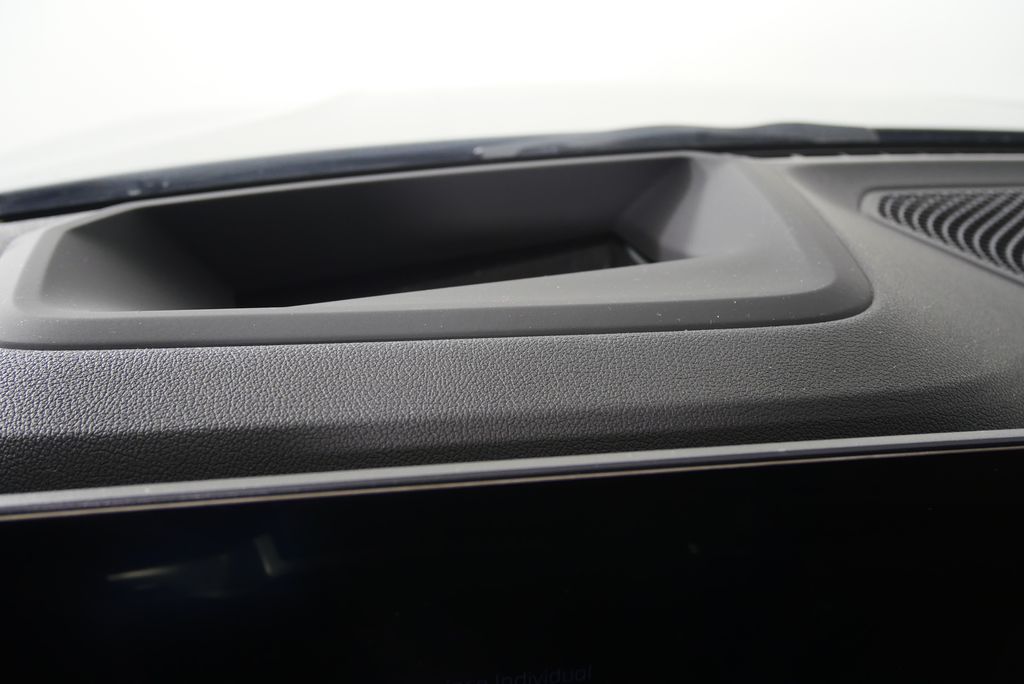 Thumbnail: 2025 BMW 3 Series - 24
