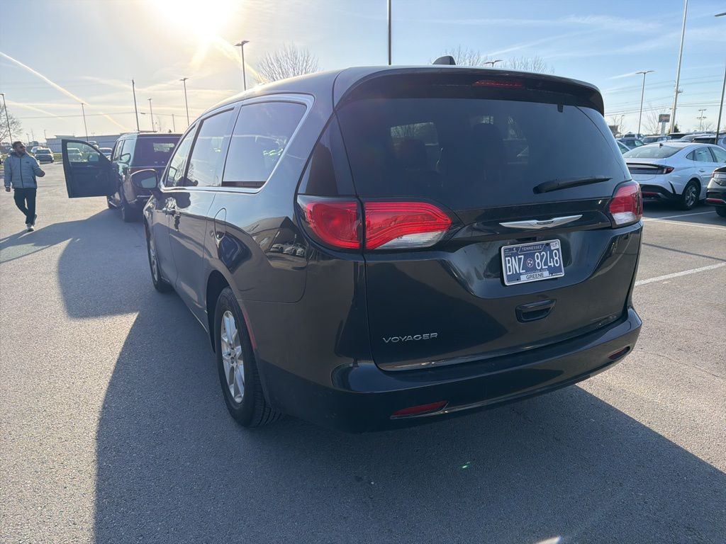 2023 Chrysler Voyager