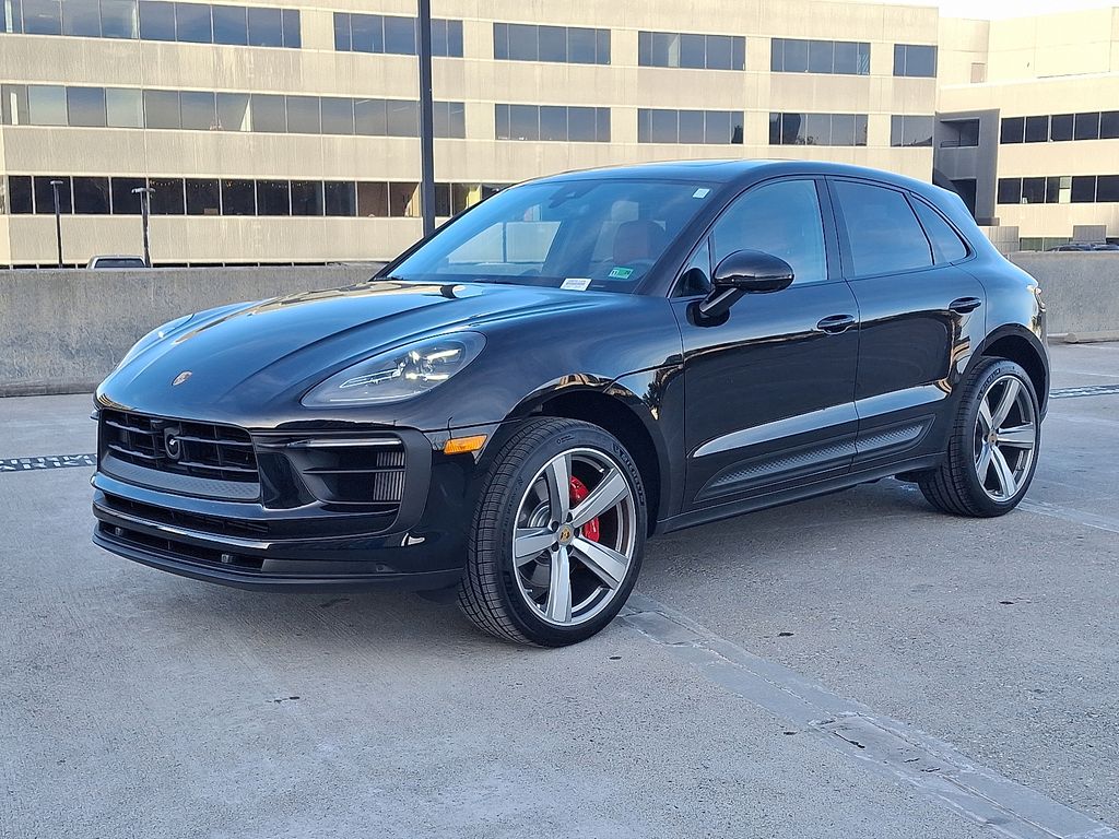 Thumbnail: 2026 Porsche Macan - 1