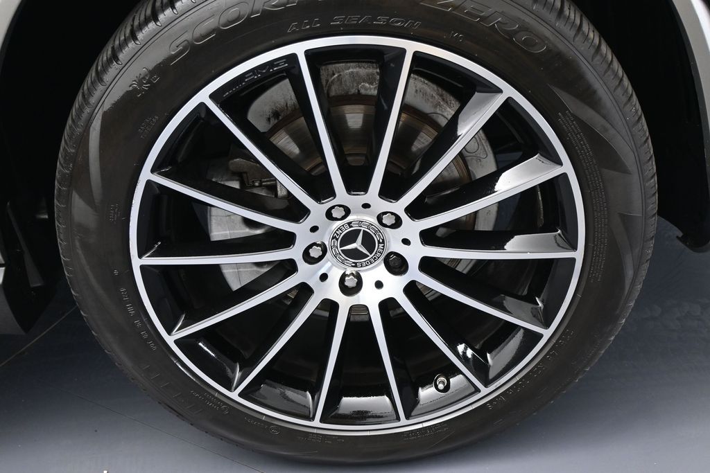 Used 2022 Gold Mercedes-Benz GLE 350 image 48