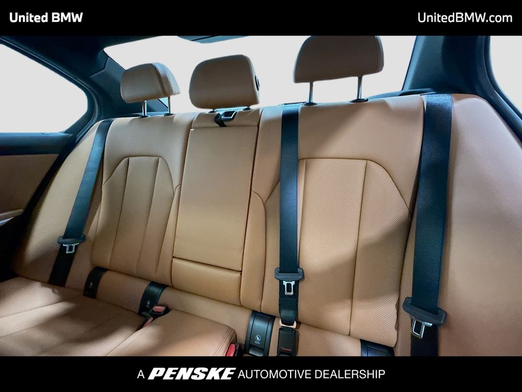 Thumbnail: 2026 BMW 3 Series - 13