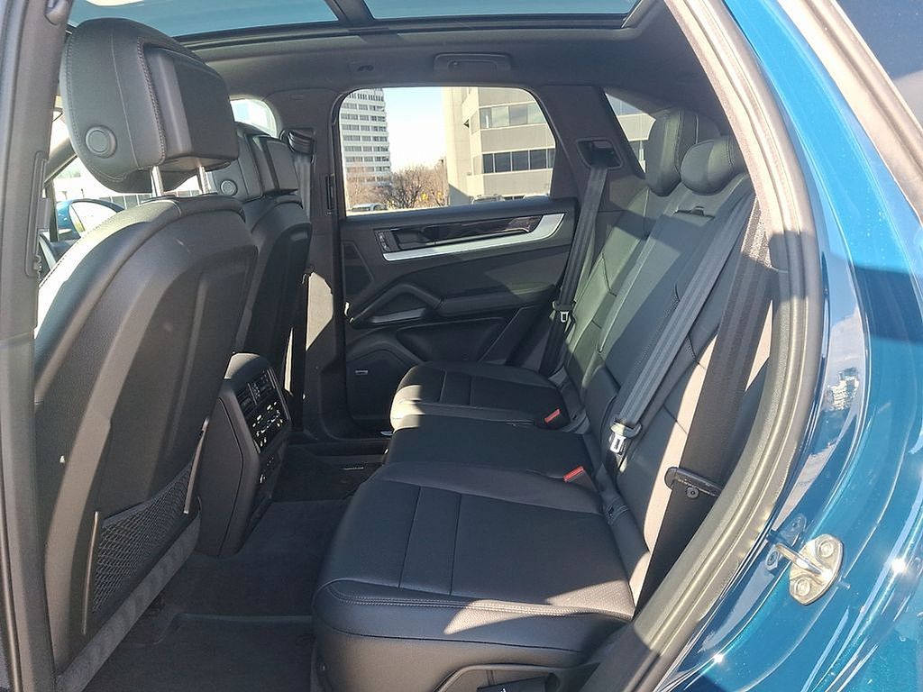 Thumbnail: 2025 Porsche Cayenne - 12