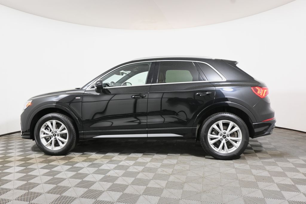 Thumbnail: 2025 Audi Q3 - 2