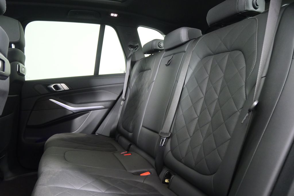 Thumbnail: 2025 BMW X5 - 14