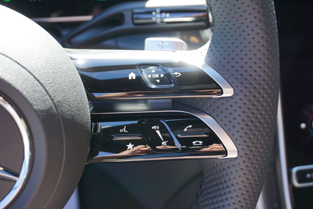 Thumbnail: 2026 Mercedes-Benz GLC - 28