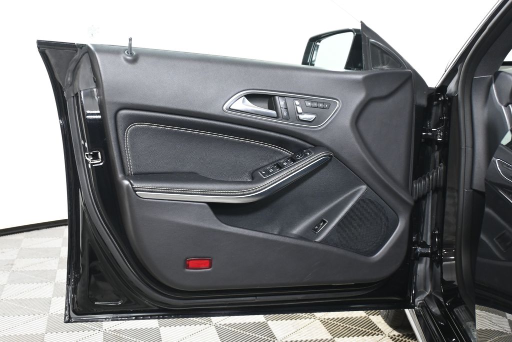 2019 Mercedes-Benz CLA 250 29