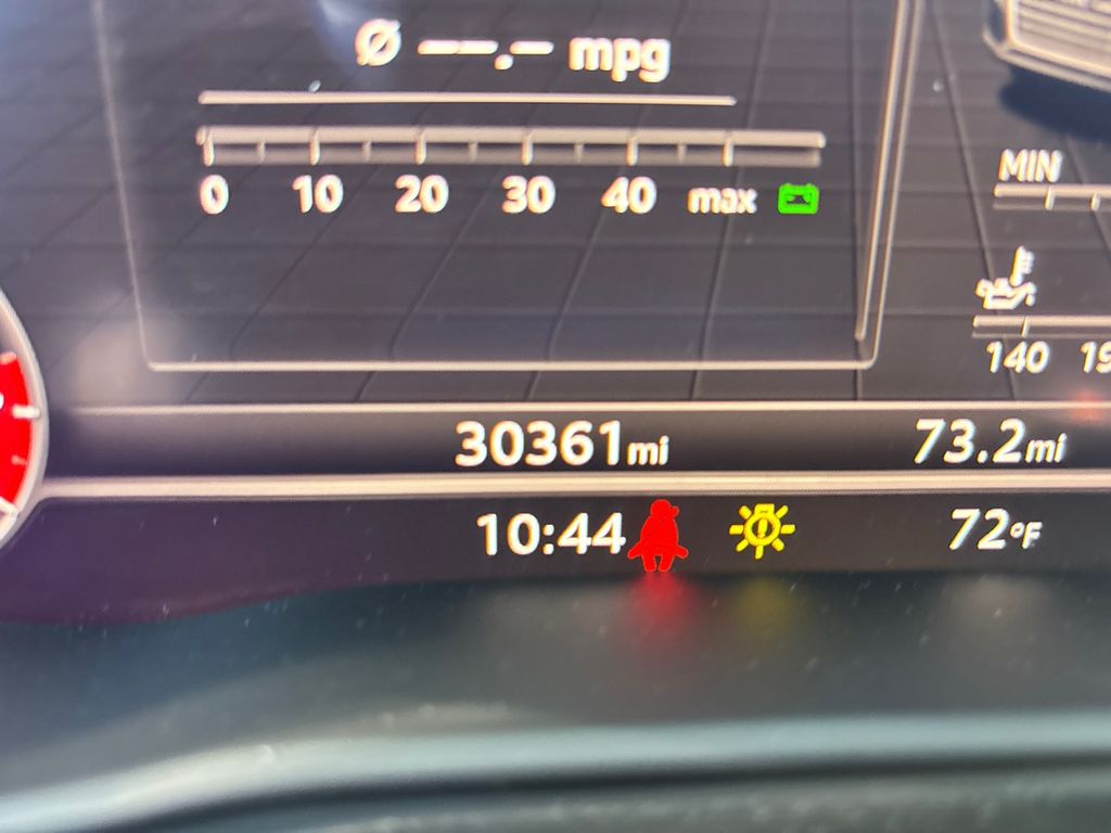 Used 2018  Audi 3.0T Premium Plus image 11