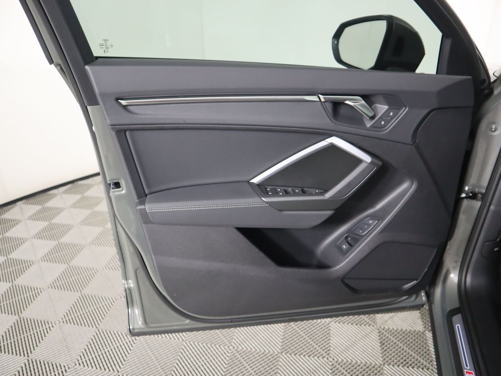 Thumbnail: 2025 Audi Q3 - 25