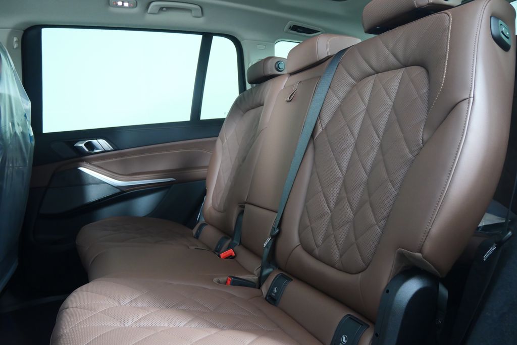 2026 BMW X7 xDrive40i 15