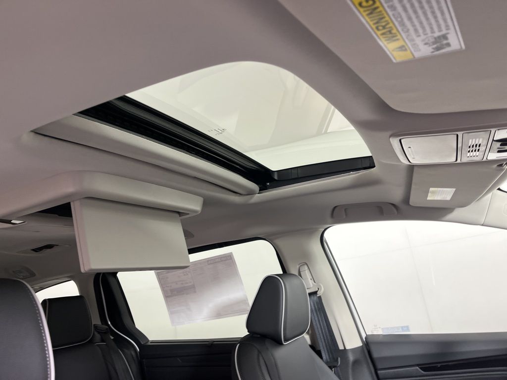 2025 Honda Odyssey Touring 12
