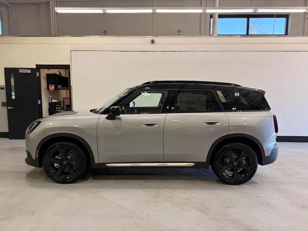 Thumbnail: 2027 MINI Cooper Countryman - 2
