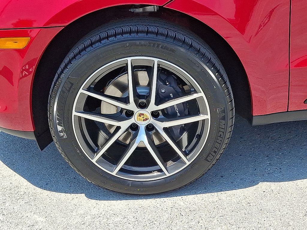 Thumbnail: 2025 Porsche Macan - 10