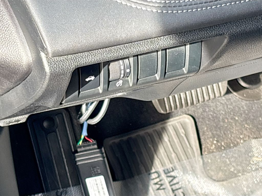 Used 2025 Gray Subaru Limited image 10