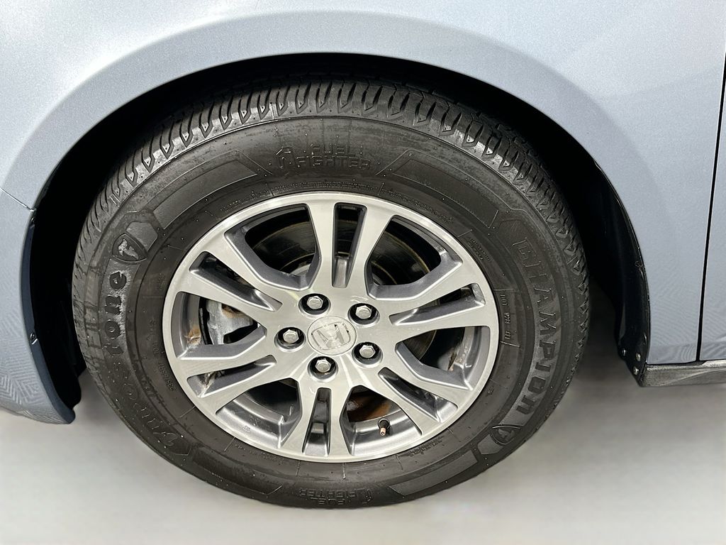 Thumbnail: 2011 Honda Odyssey - 28
