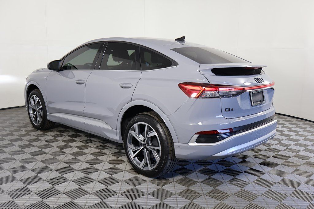 Thumbnail: 2023 Audi Q4 e-tron - 6
