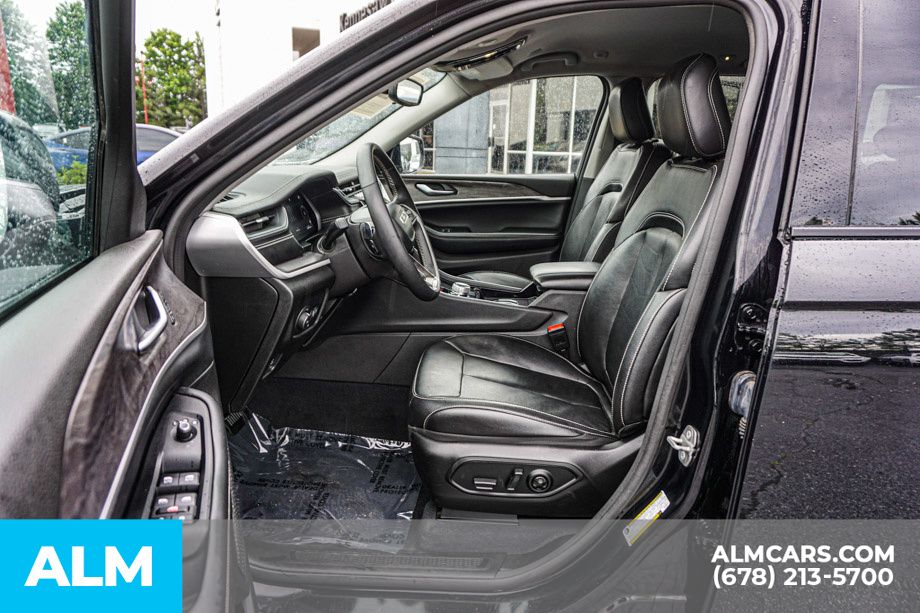 Used 2023 Black Jeep Limited image 19