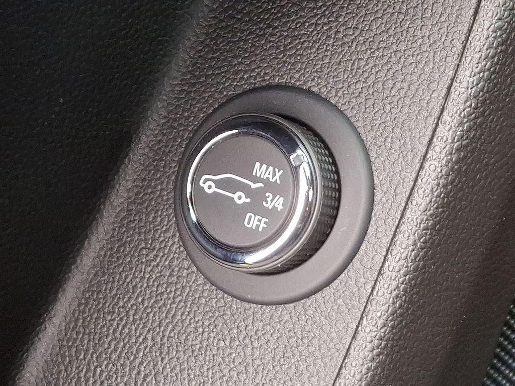 Thumbnail: 2023 Chevrolet Traverse - 28