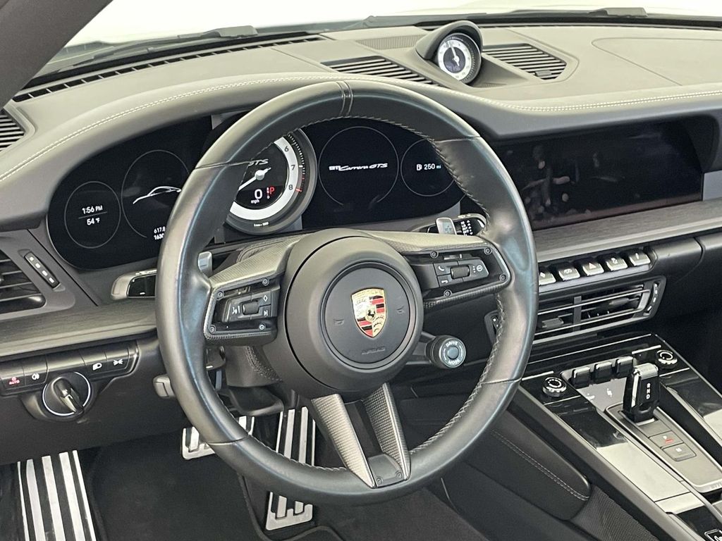 2024 Porsche 911 Carrera GTS - 3