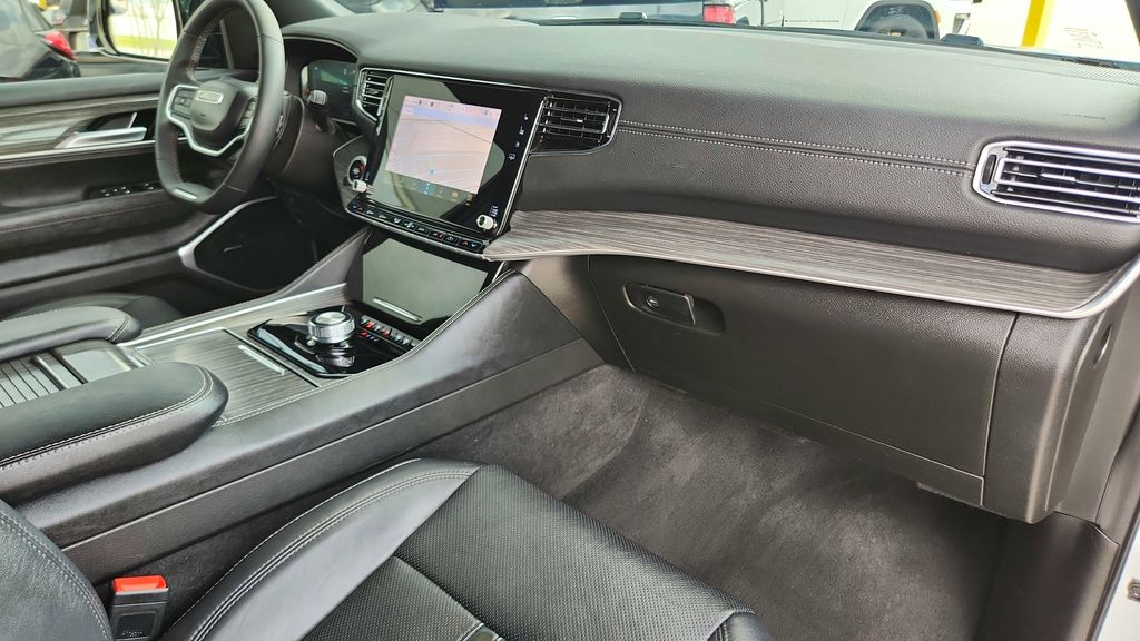 2024 Jeep Wagoneer L